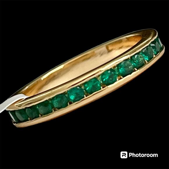 Jewelry - Elegant Gold and Green Gemstone Ring